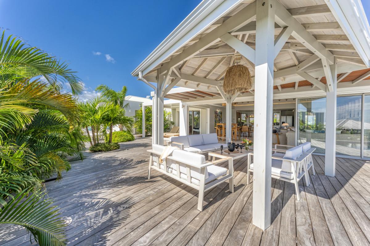 8. Location villa piscine Saint François Guadeloupe_Terrasse Piscine